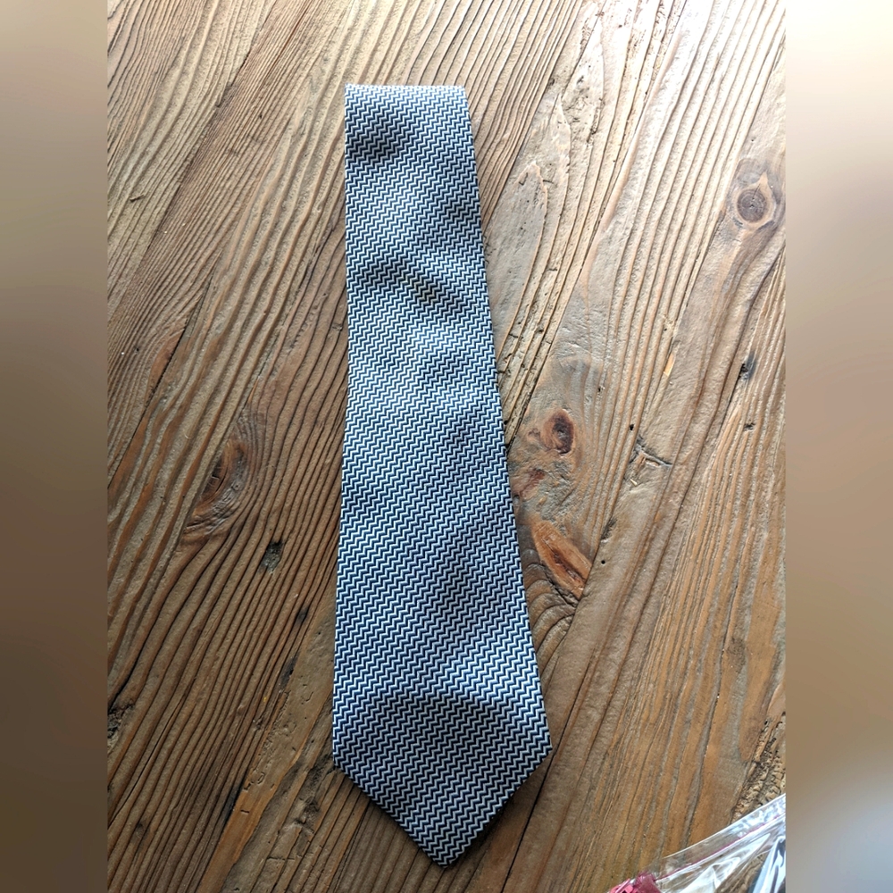 Lauren 100% silk tie